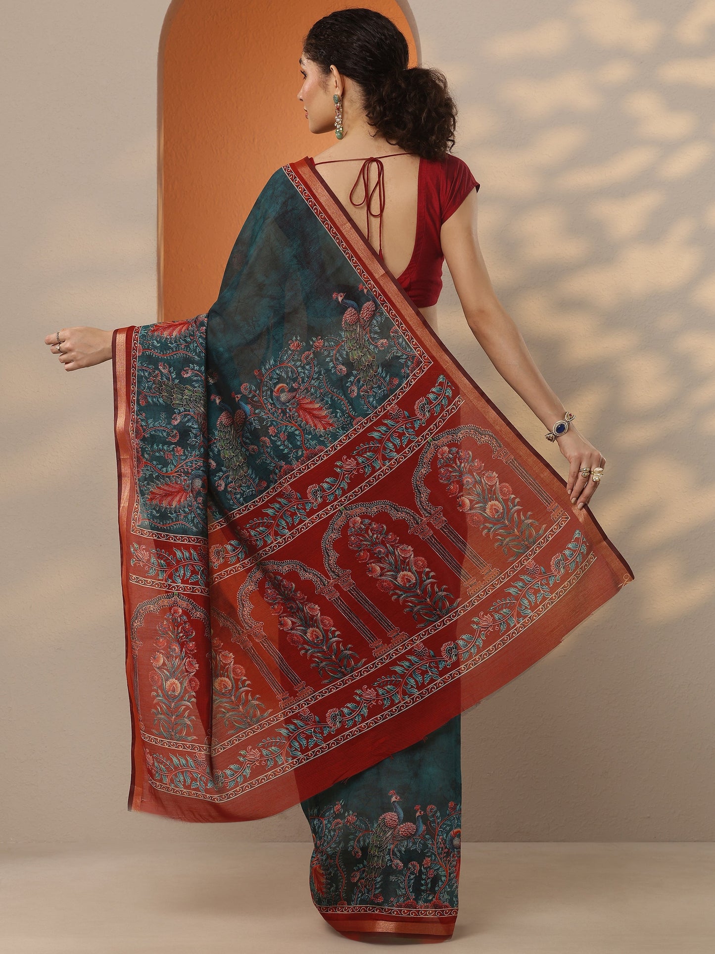 Teal Printed Silk Blend Saree With Unstitched Blouse Piece