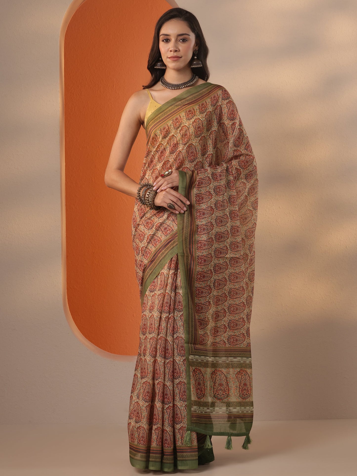 Green Printed Silk Blend Saree With Unstitched Blouse Piece
