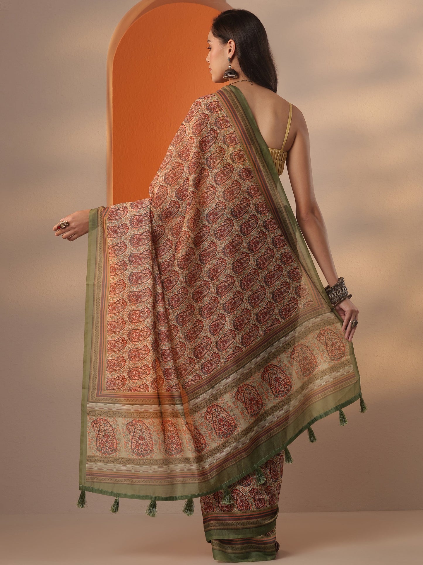 Green Printed Silk Blend Saree With Unstitched Blouse Piece