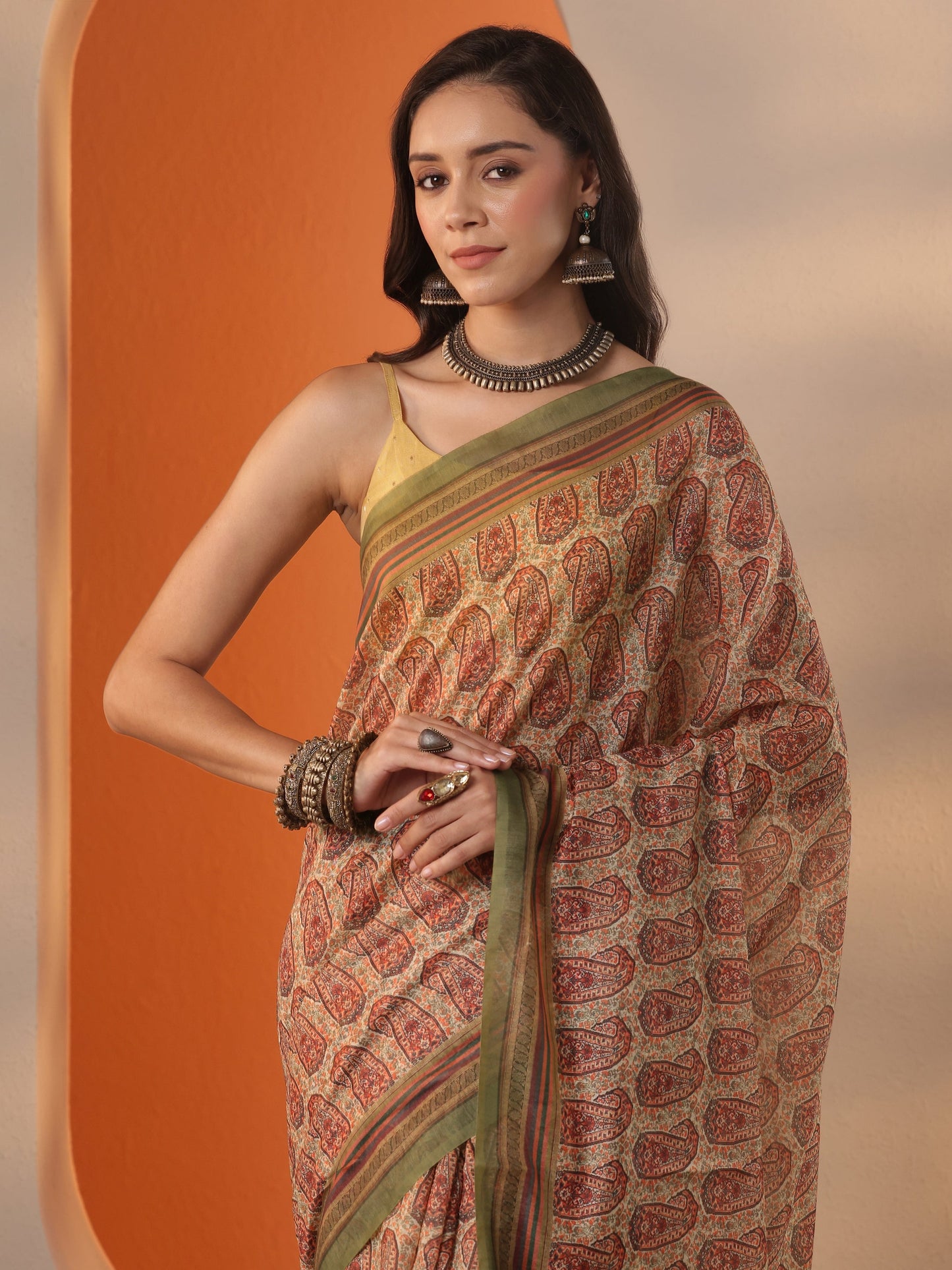 Green Printed Silk Blend Saree With Unstitched Blouse Piece