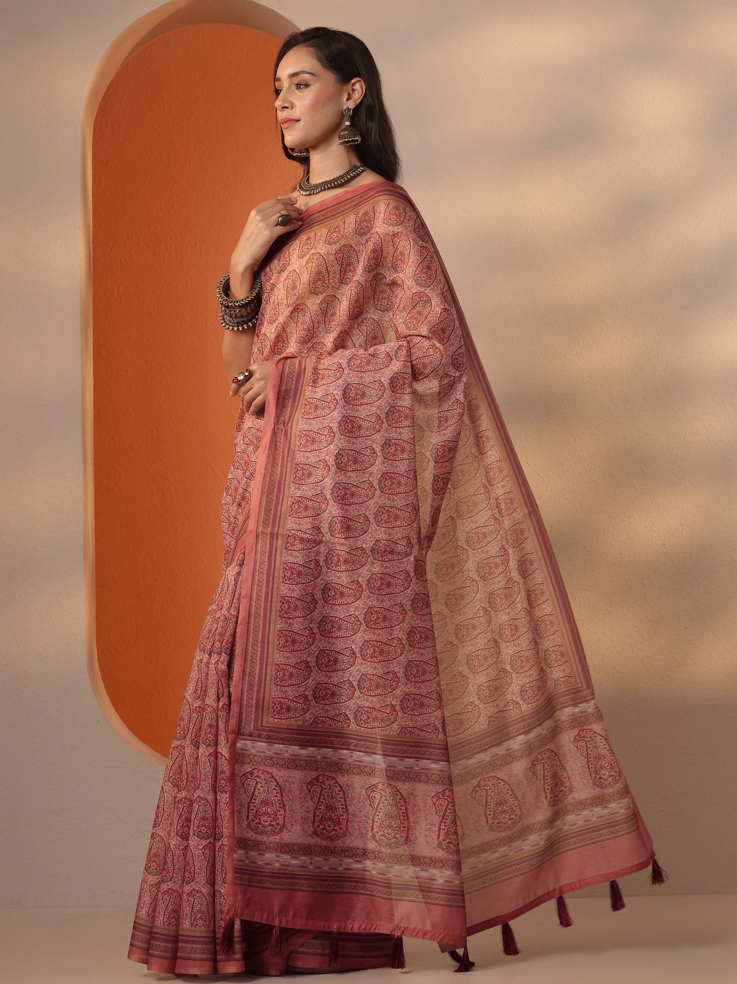 Brown Printed Silk Blend Saree With Unstitched Blouse Piece