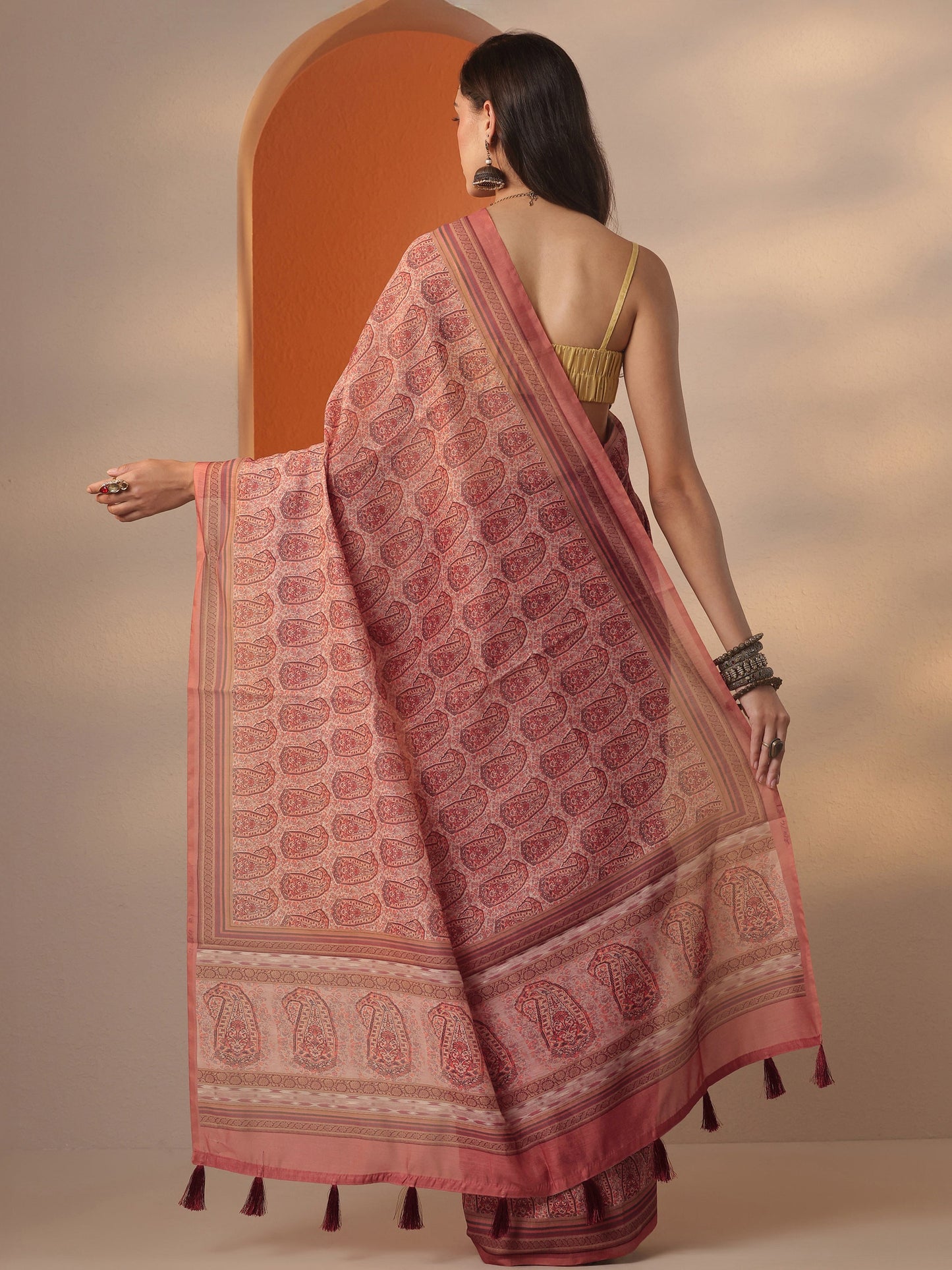 Brown Printed Silk Blend Saree With Unstitched Blouse Piece