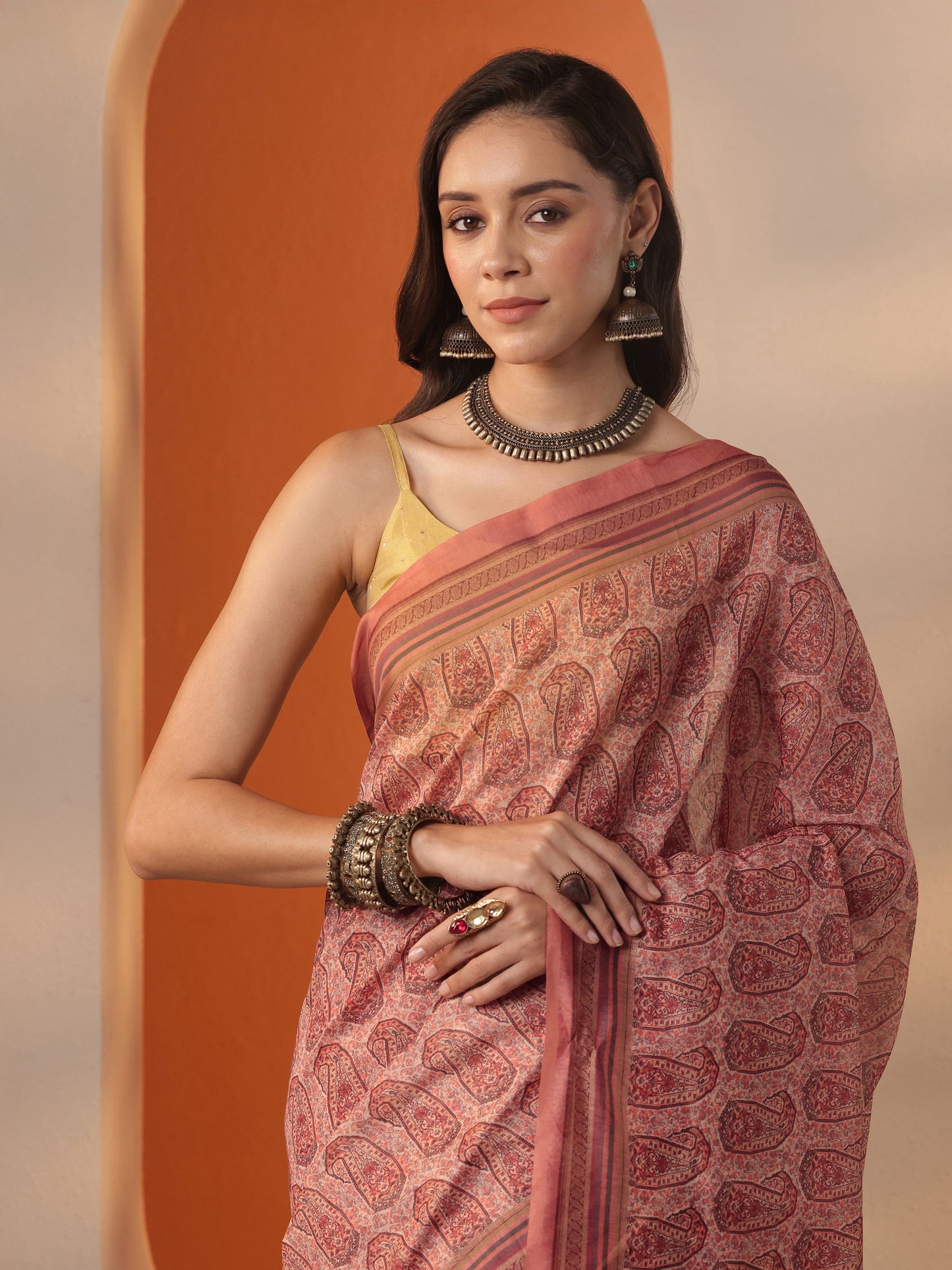 Brown Printed Silk Blend Saree With Unstitched Blouse Piece