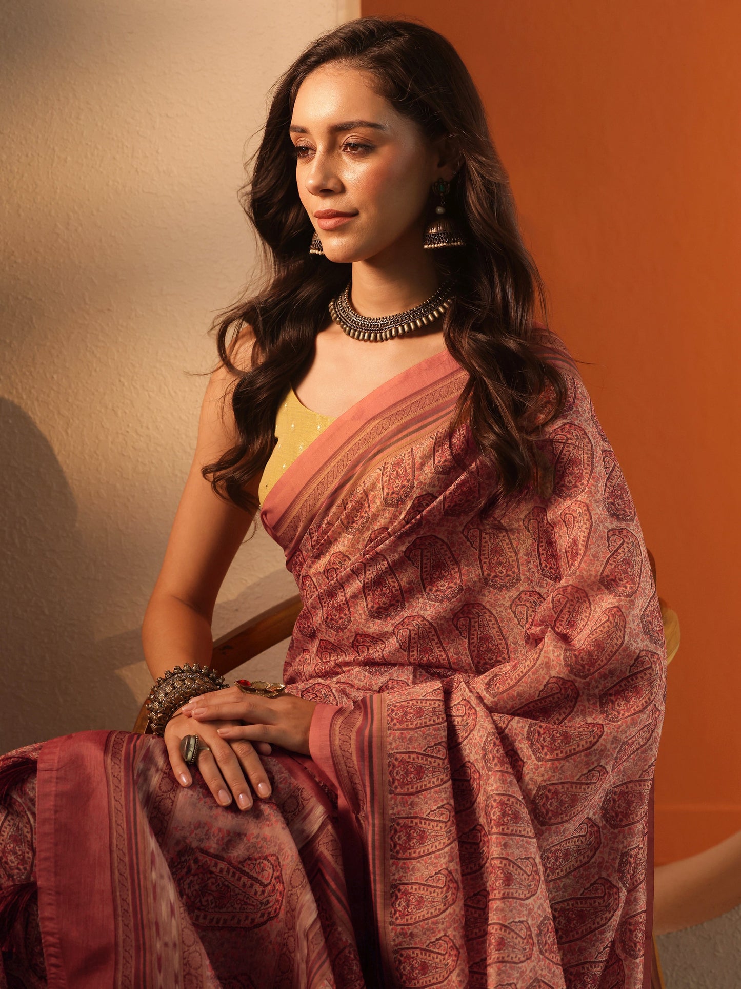 Brown Printed Silk Blend Saree With Unstitched Blouse Piece