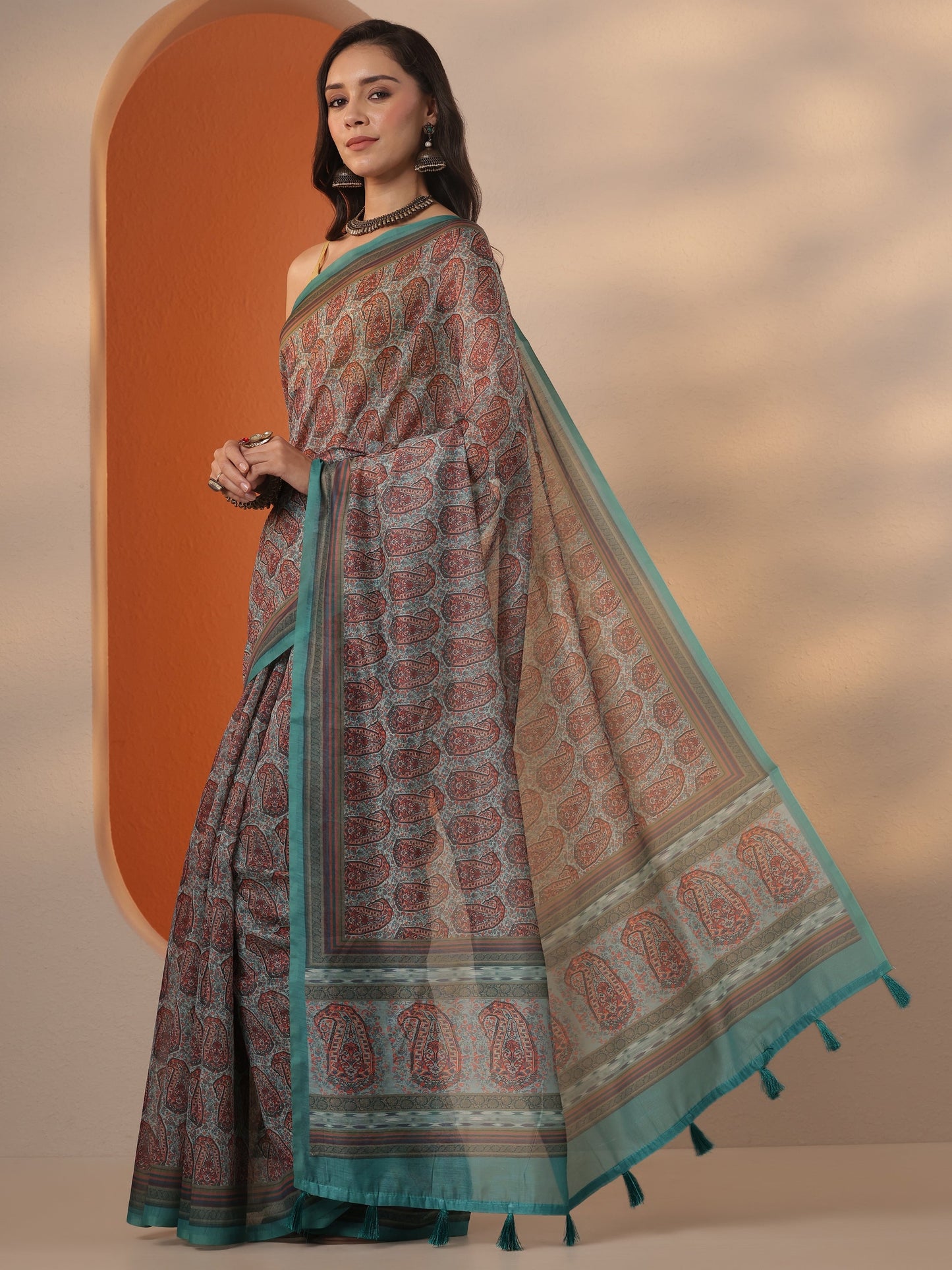 Teal Printed Silk Blend Saree With Unstitched Blouse Piece