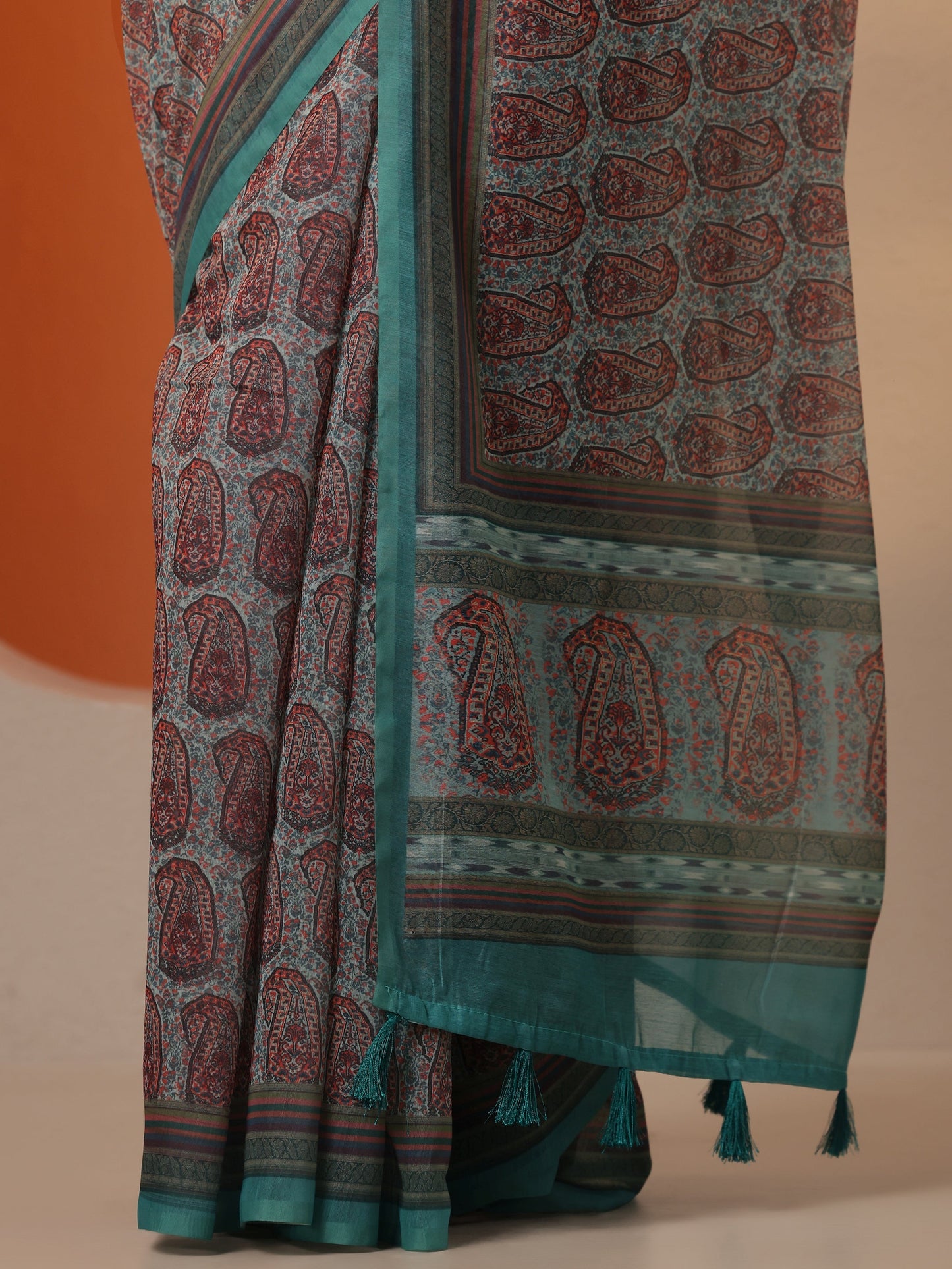Teal Printed Silk Blend Saree With Unstitched Blouse Piece