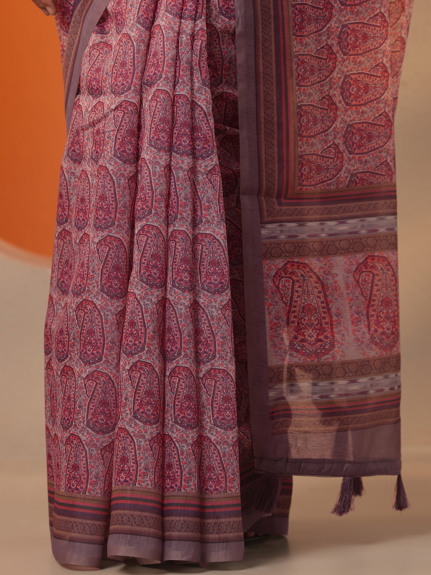 Grey Printed Silk Blend Saree With Unstitched Blouse Piece