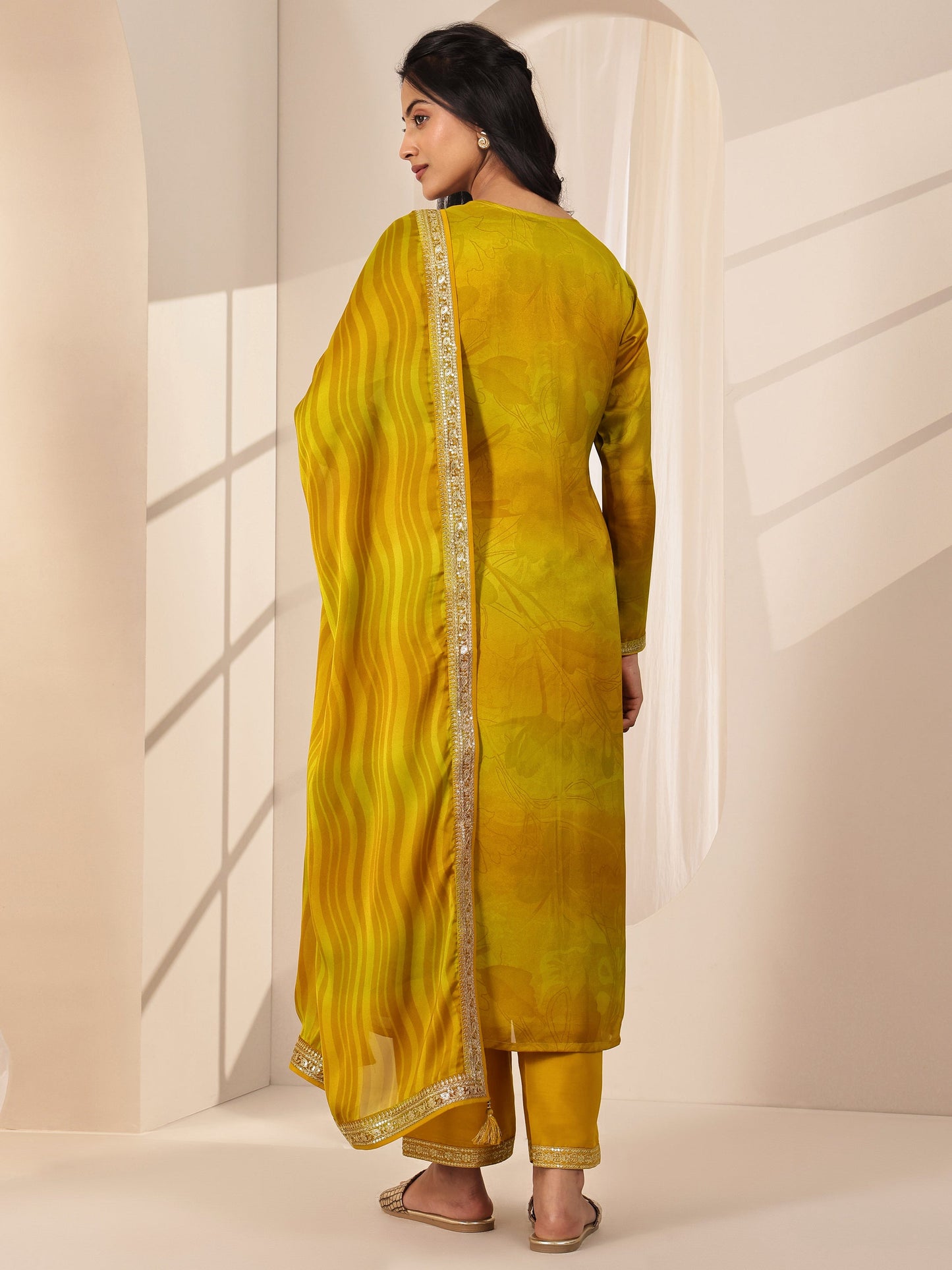 Mustard Printed Silk Blend Straight Suit Sets With Dupatta