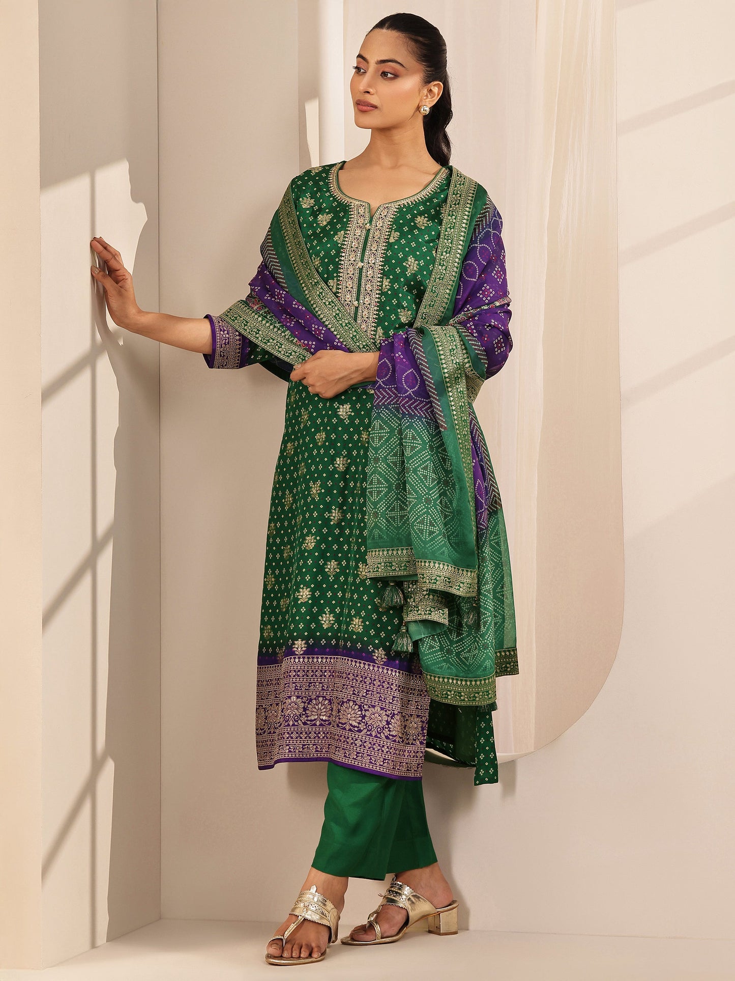 Green Printed Silk Blend Straight Suit Set With Dupatta