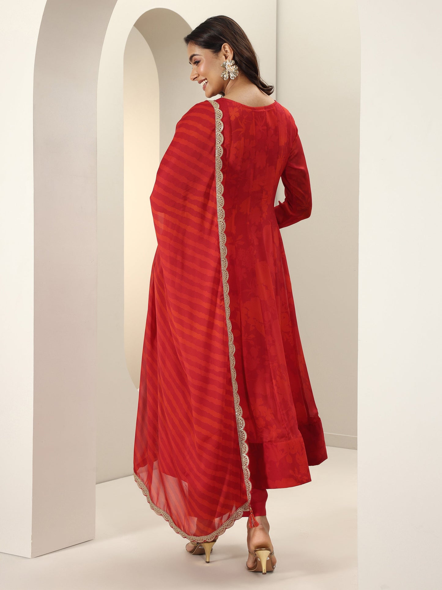 Red Embroidered Silk Blend Anarkali Suit Sets With Dupatta