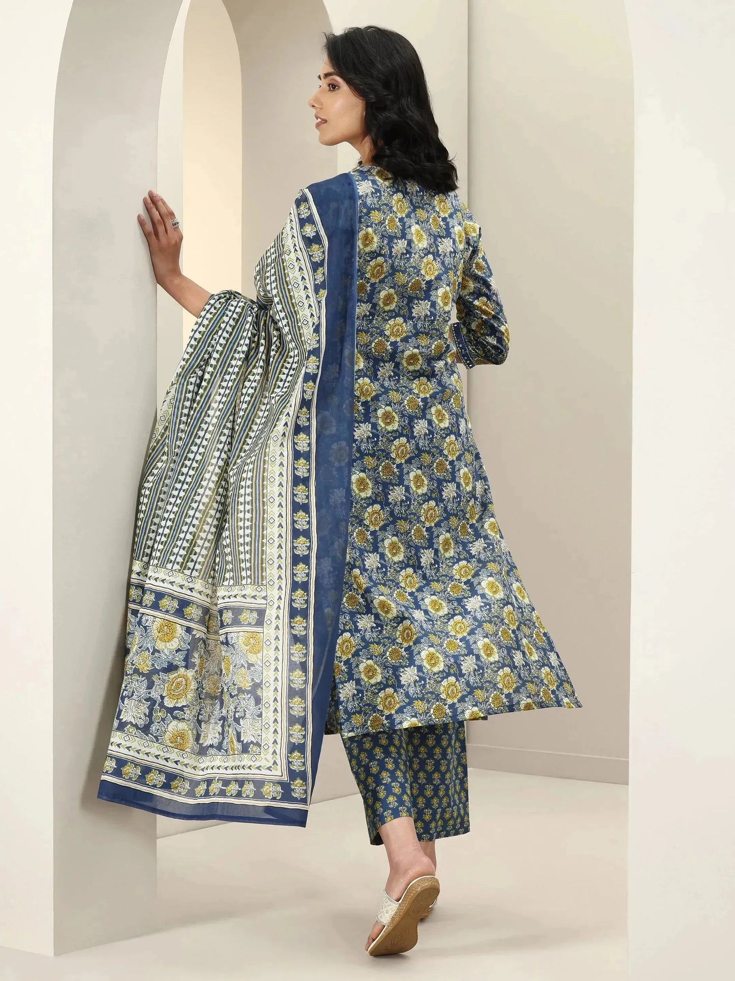 Blue Printed Cotton Straight Suit Sets With Dupatta
