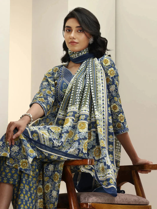 Blue Printed Cotton Straight Suit Sets With Dupatta