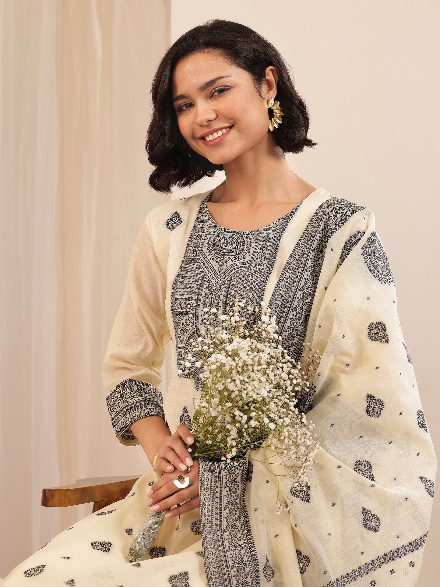 Cream Self Design Chanderi Silk Straight Suit Sets With Dupatta