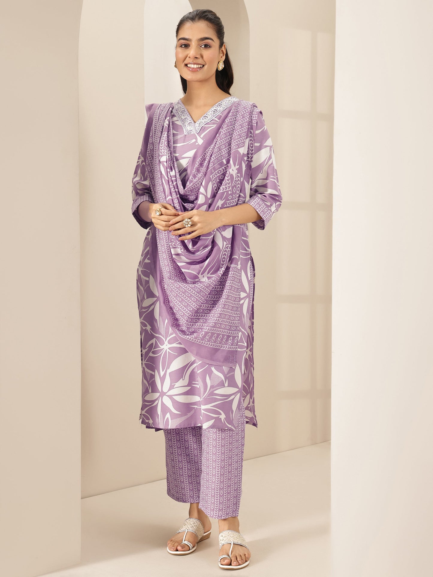 Mauve Printed Cotton Blend Straight Suit Sets With Dupatta