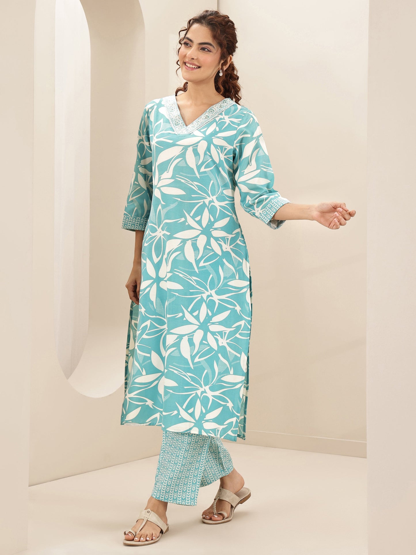 Turquoise Blue Printed Cotton Blend Straight Suit Sets With Dupatta