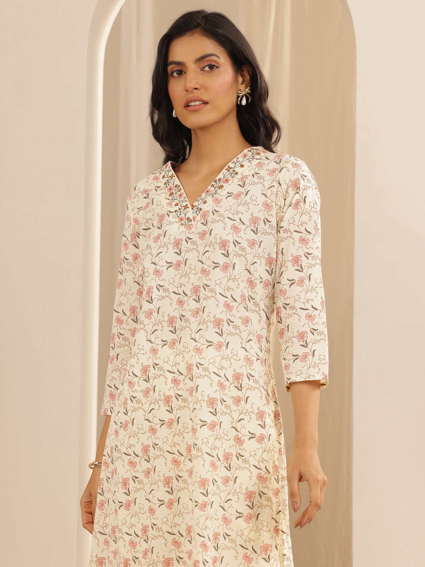 Off white Printed Cotton Straight Suit Set With Dupatta