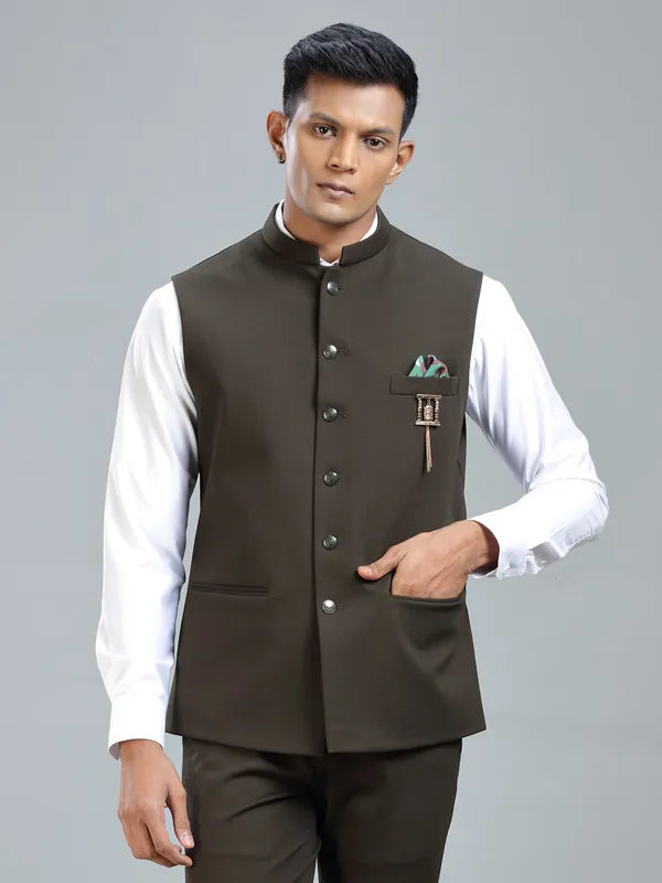 Great impression with green waistcoat for men