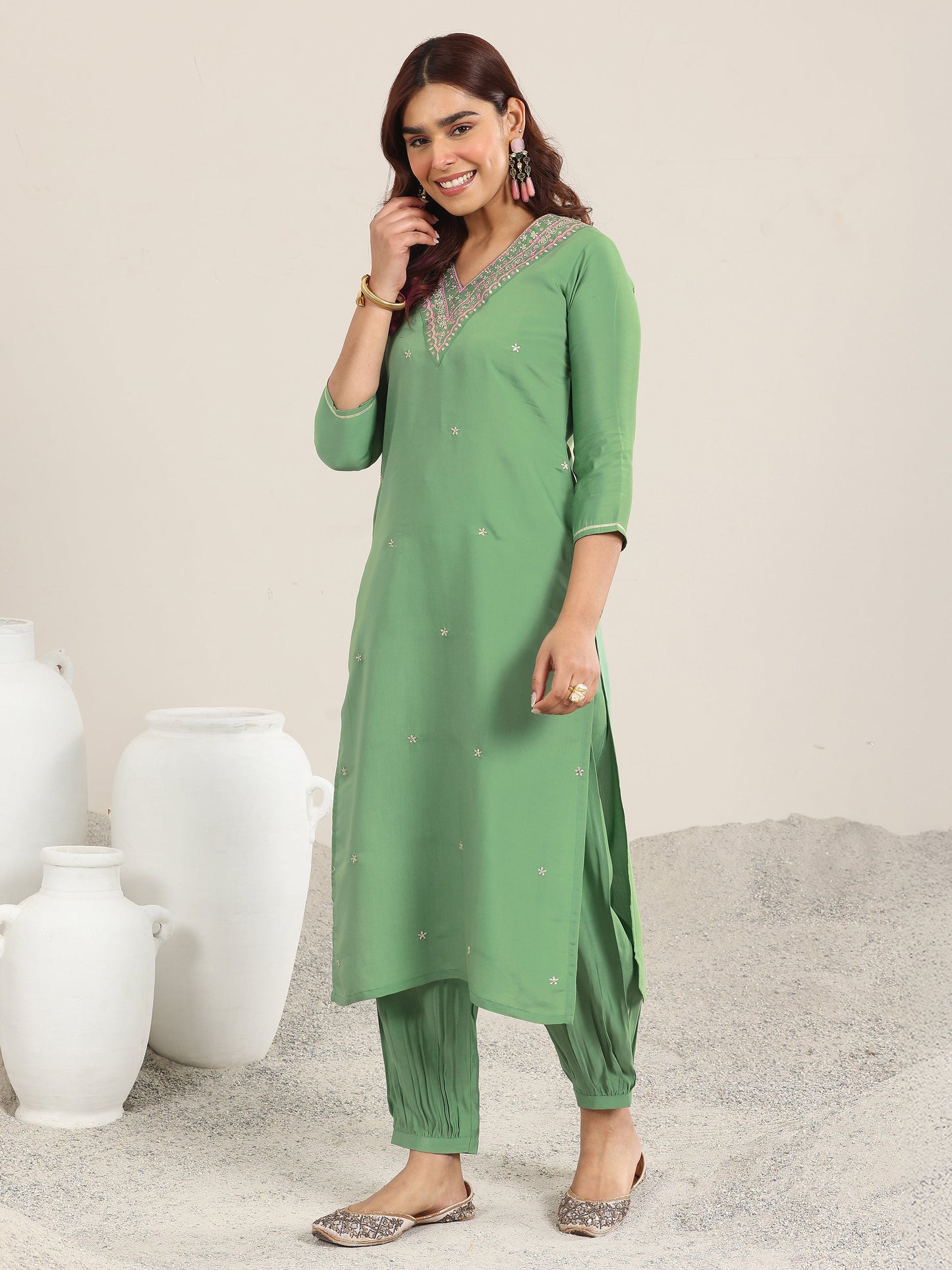 Green Embroidered Silk Blend Straight Suit With Dupatta