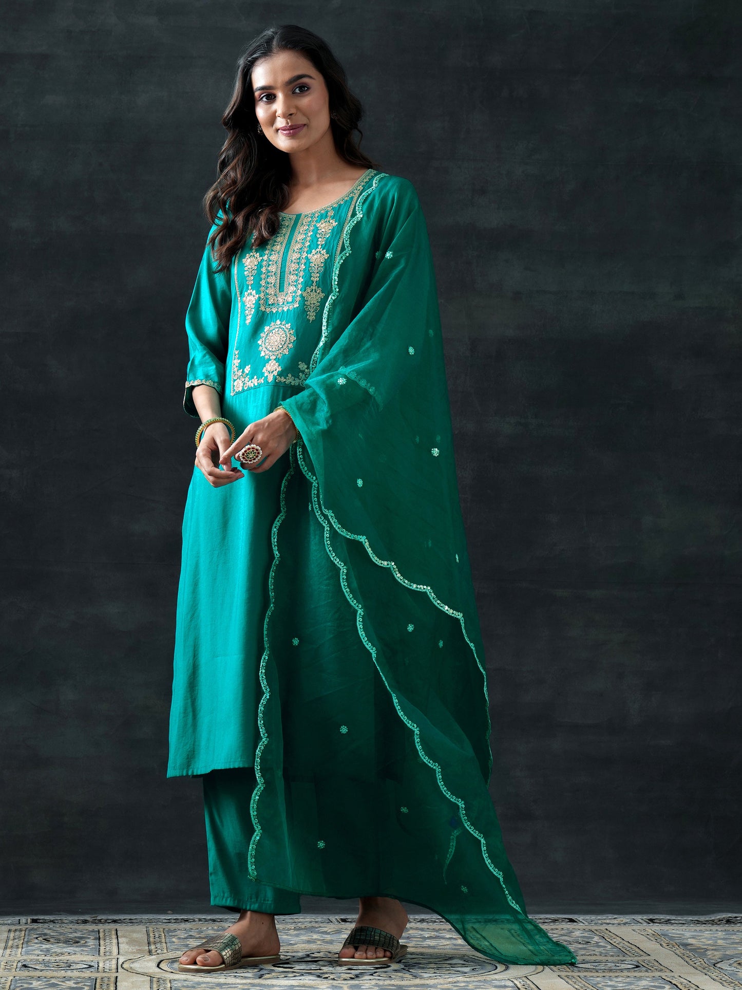 Green Embroidered Silk Blend Straight Suit Set With Dupatta