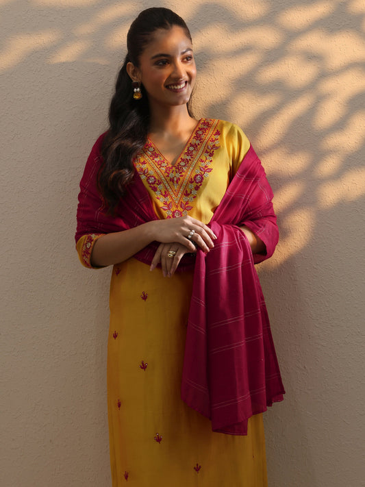 Yellow Embroidered Silk Blend Straight Suit Set With Dupatta